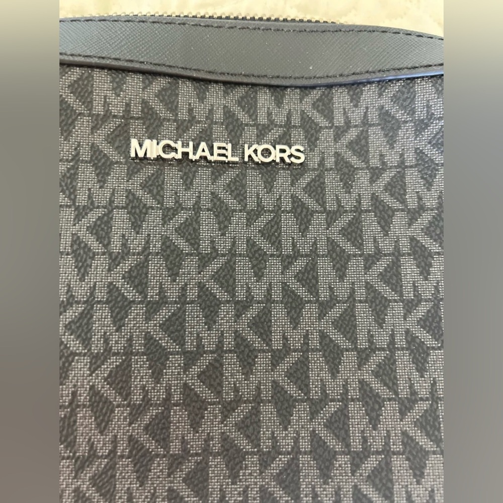 Michael Kors Jet Set Large Logo Crossbody Bag New